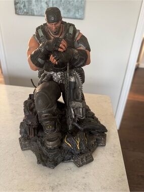 Gears of War 3 Marcus Fenix Resin Statue - GOW collectible Xbox video game art